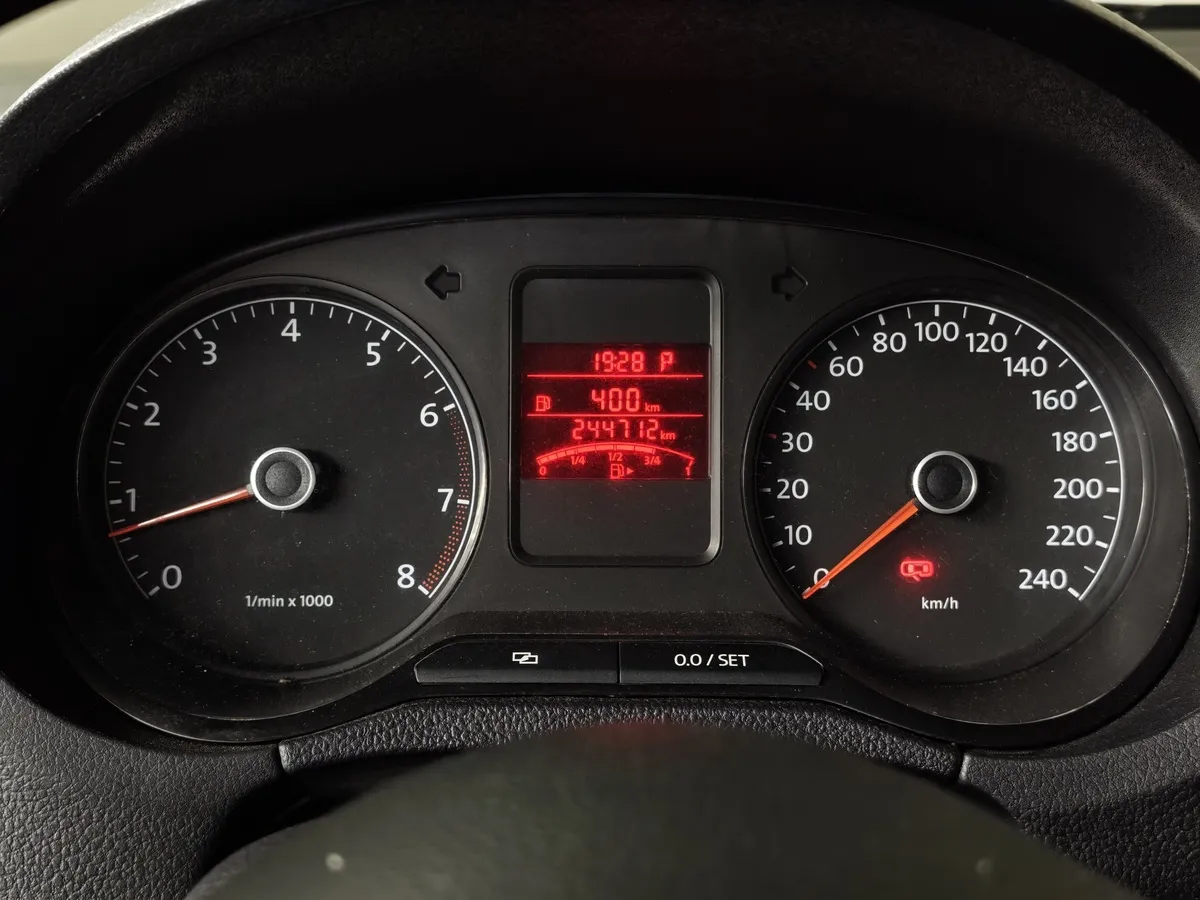 Volkswagen Polo 1.6 Tiptronic (105 л.с.) Черный в АВИЛОН. Слайд №18
