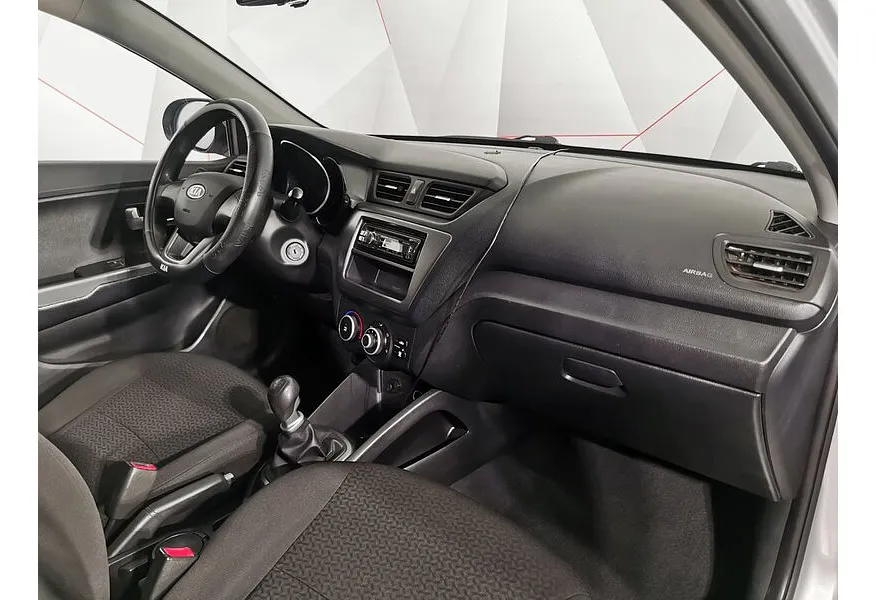 Kia Rio 1.4 MT (107 л.с.) Серебристый в АВИЛОН. Слайд №12