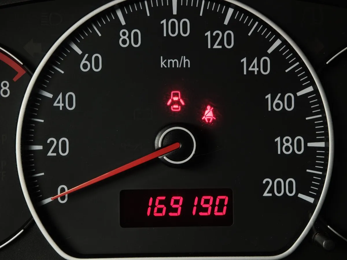 Suzuki SX4 1.6 MT (107 л.с.) Оранжевый в АВИЛОН. Слайд №18