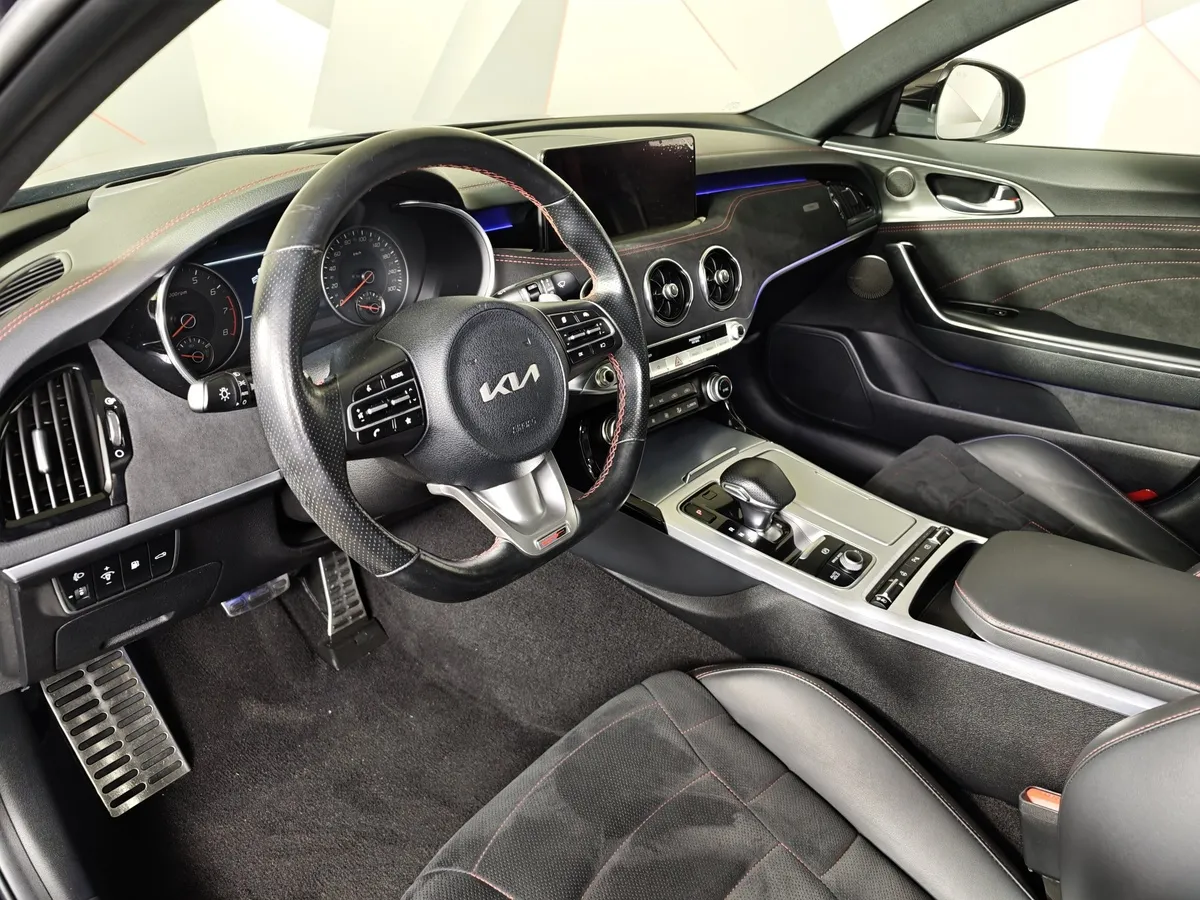Kia Stinger 2.0 AT AWD (247 л.с.) GT Line Синий в АВИЛОН. Слайд №19