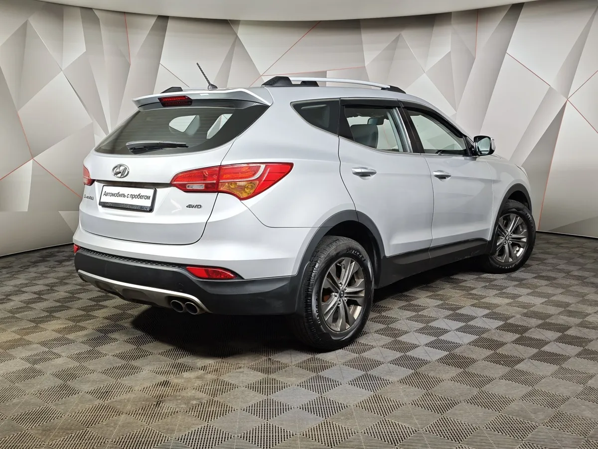 Hyundai Santa Fe 2.4 AT 4WD (175 л.с.) Comfort Серебристый в АВИЛОН. Слайд №2