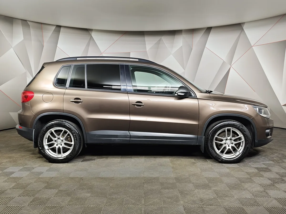 Volkswagen Tiguan 1.4 TSI BlueMotion DSG (150 л.с.) Коричневый в АВИЛОН. Слайд №6
