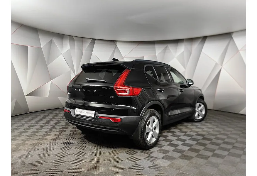 Volvo XC40 2.0 T4 Drive-E AT AWD (190 л.с.) Momentum Черный в АВИЛОН. Слайд №2