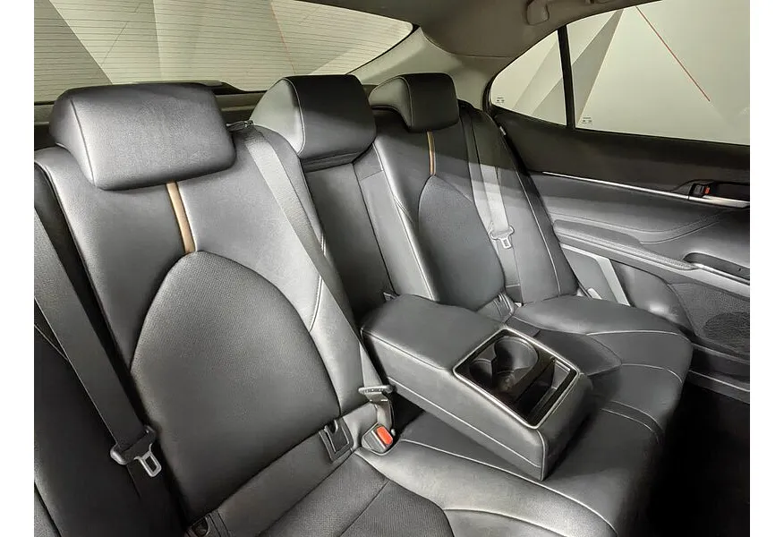 Toyota Camry 2.0 AT (150 л.с.) Черный в АВИЛОН. Слайд №16