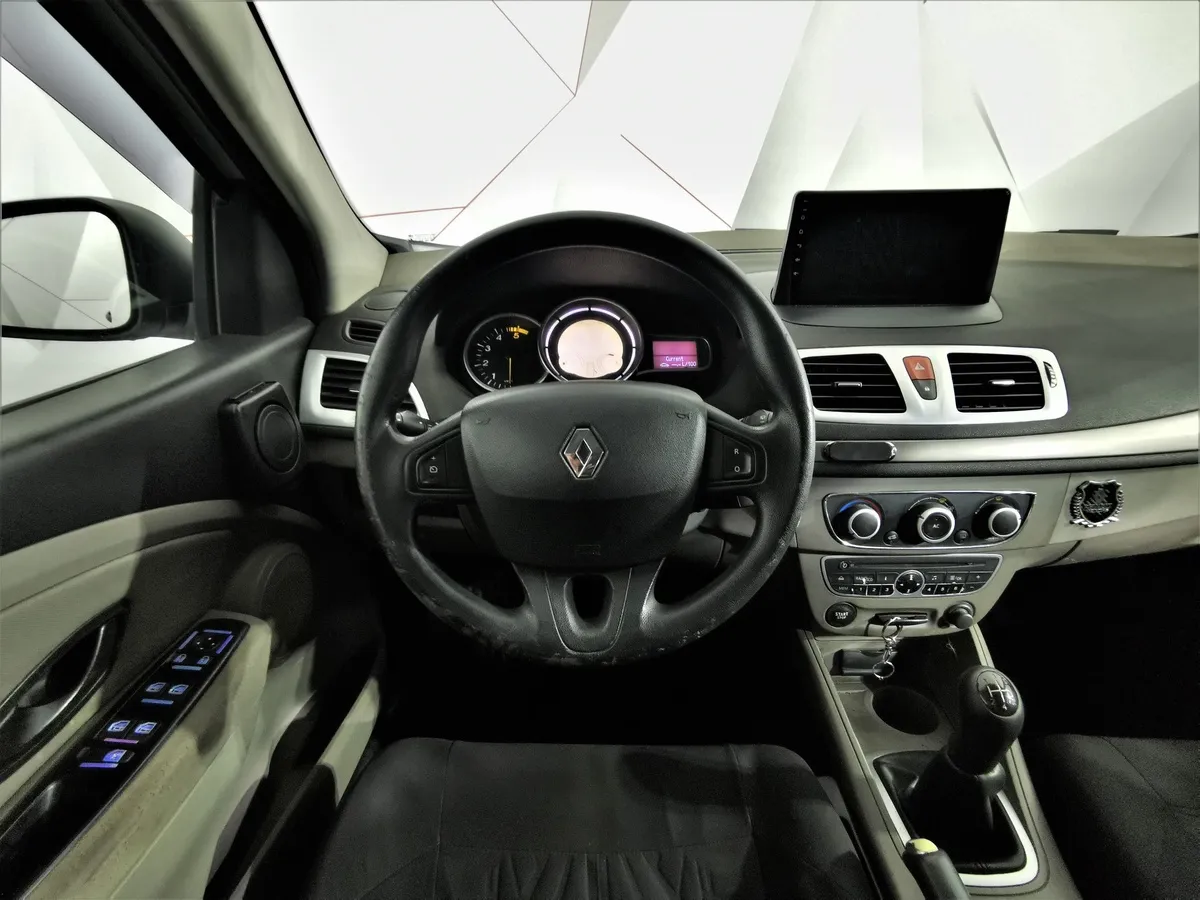 Renault Megane 1.5 dCi MT (90 л.с.) Белый в АВИЛОН. Слайд №18