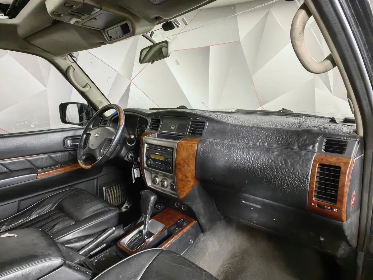 Nissan Patrol 3.0 Di AT (160 л.с.) Черный в АВИЛОН. Слайд №11