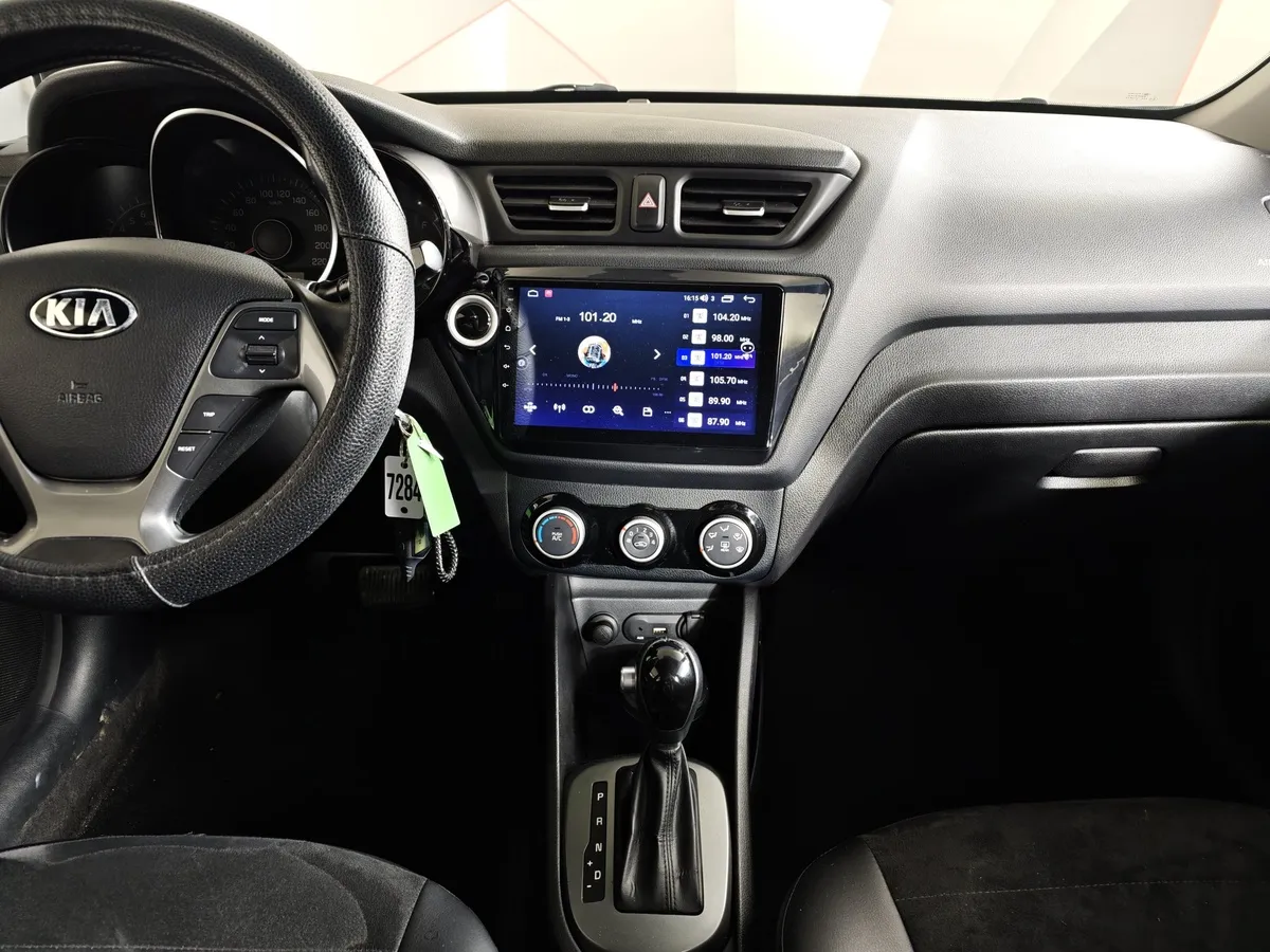 Kia Rio 1.6 AT (123 л.с.) Серый в АВИЛОН. Слайд №15