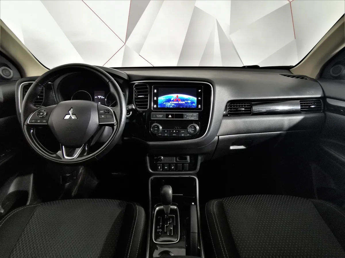 Mitsubishi Outlander 2.0 MIVEC CVT 2WD (146 л.с.) Invite Черный в АВИЛОН. Слайд №13