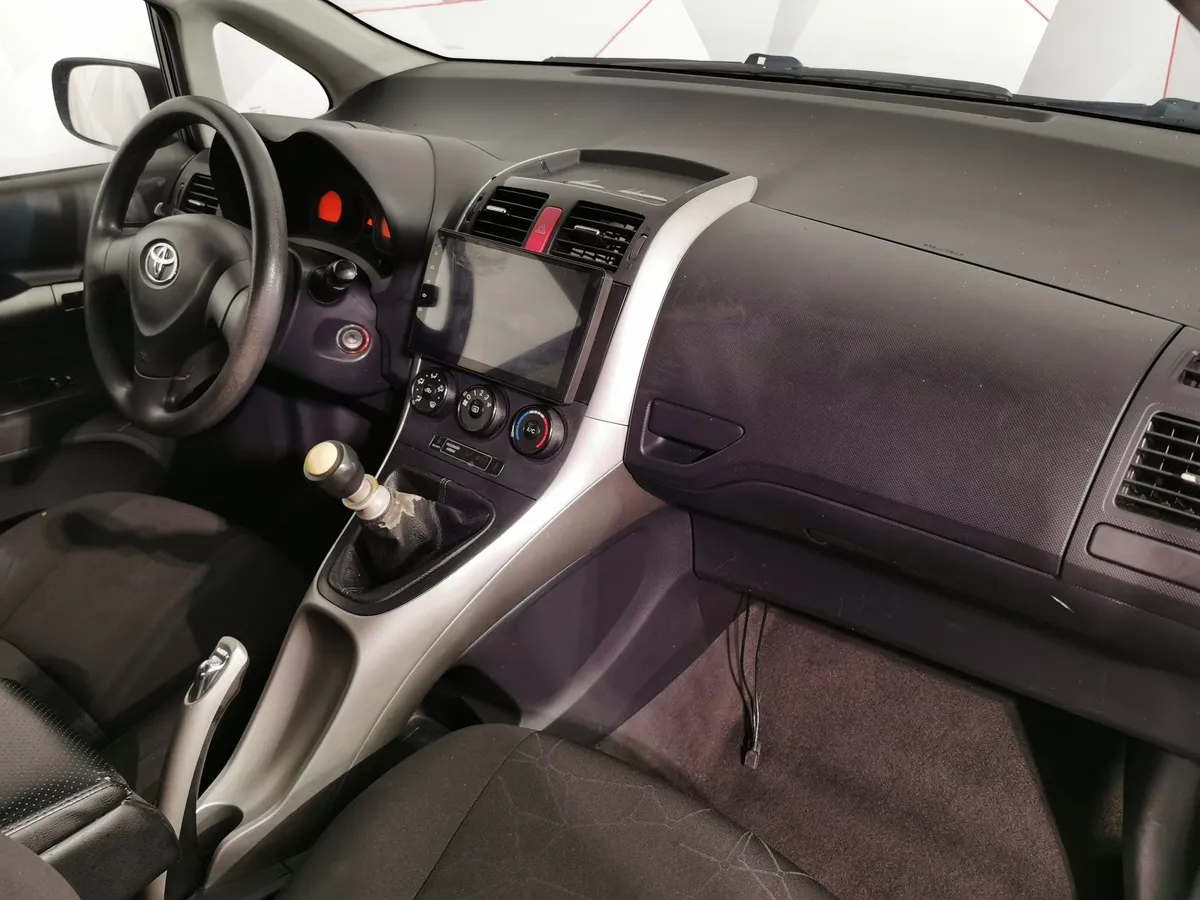 Toyota Auris 1.4 D-4D 5MMT (90 л.с.) Черный в АВИЛОН. Слайд №12