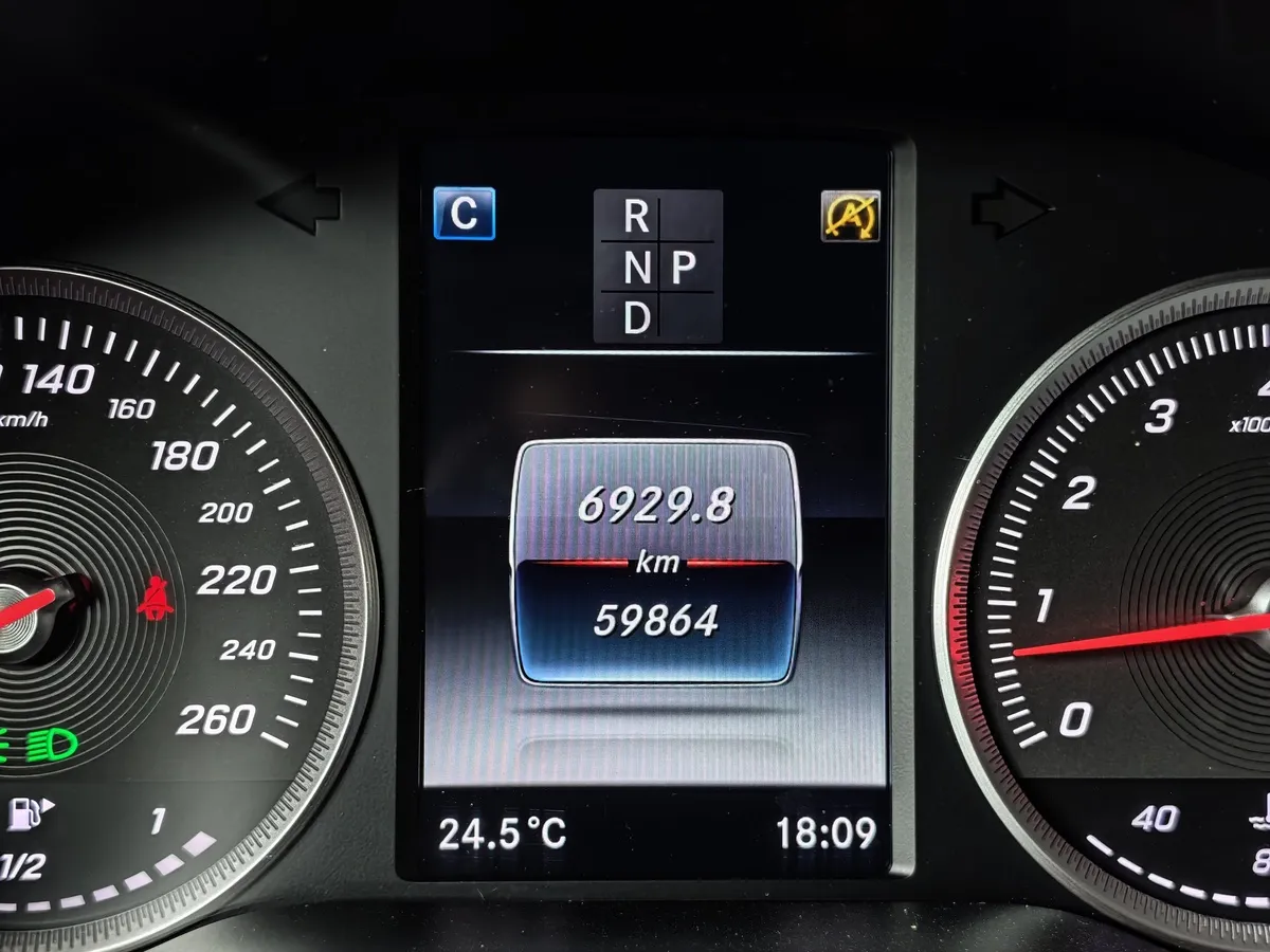 Mercedes-Benz GLC 250 9G-TRONIC 4MATIC (211 л.с.) Premium Белый в АВИЛОН. Слайд №18