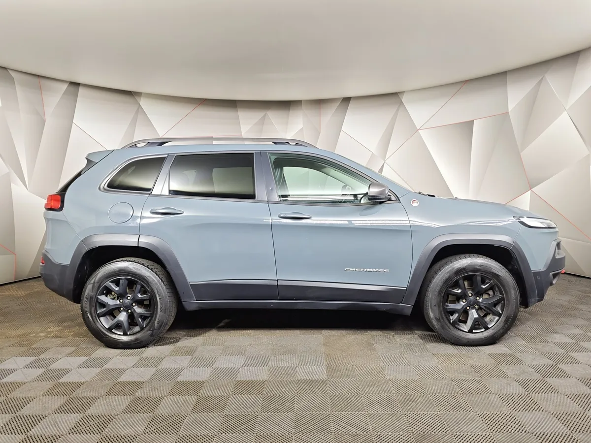 Jeep Cherokee 2.4 Tigershark Multiair AT AWD (177 л.с.) Sport Зеленый в АВИЛОН. Слайд №6