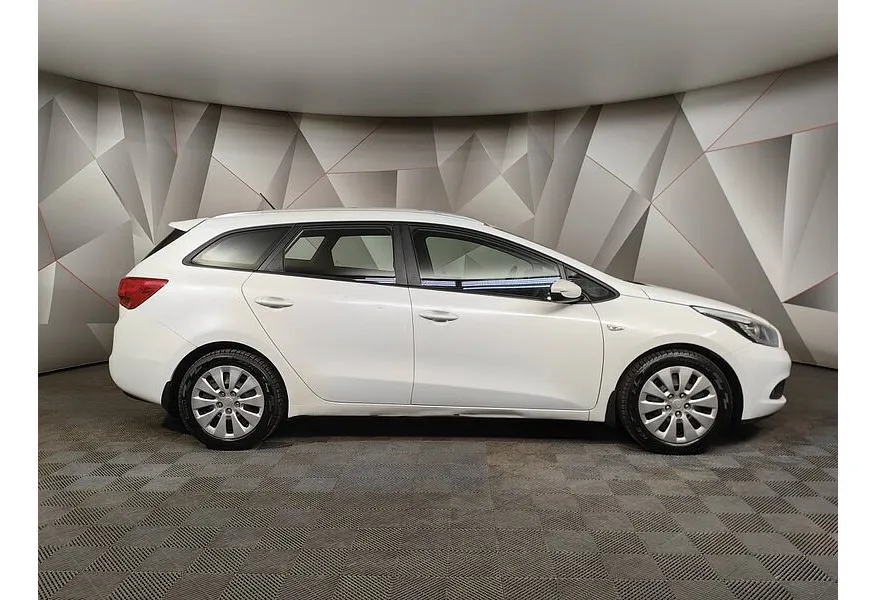 Kia Ceed 1.6 MT (129 л.с.) Comfort Белый в АВИЛОН. Слайд №6