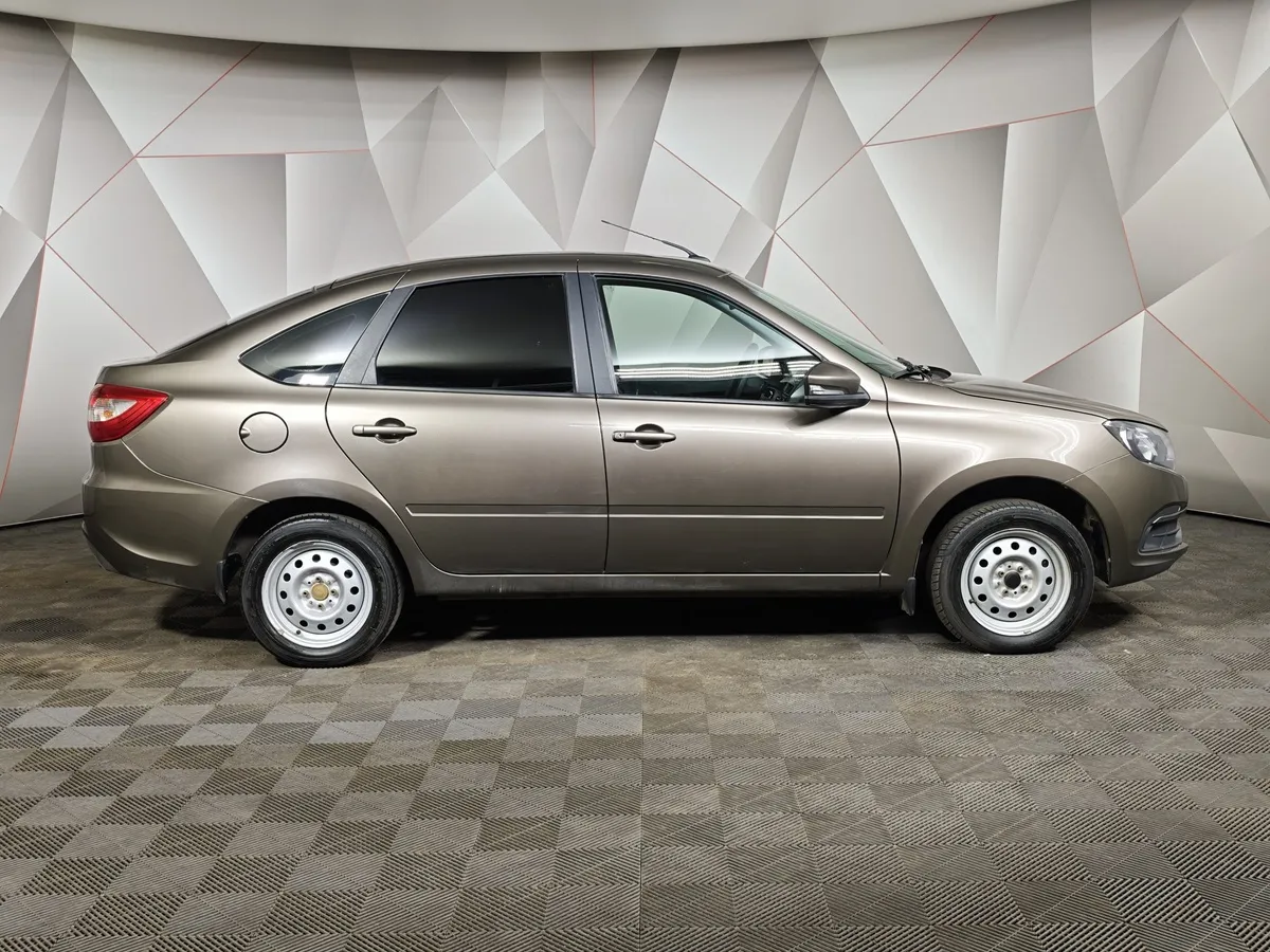 ВАЗ (Lada) Granta 1.6 MT (90 л.с.) Comfort Коричневый в АВИЛОН. Слайд №6