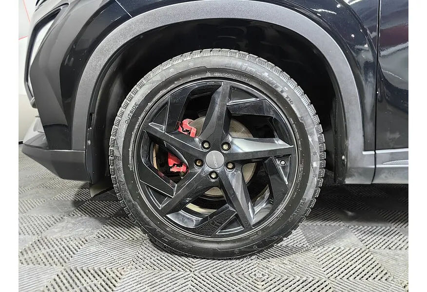 Omoda C5 1.5T CVT (147 л.с.) Ultimate (красные элементы экстерьера) Черный в АВИЛОН. Слайд №9