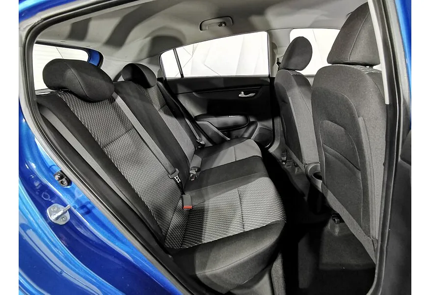 Kia Rio X-Line 1.6 MT (123 л.с.) Comfort Синий в АВИЛОН. Слайд №17