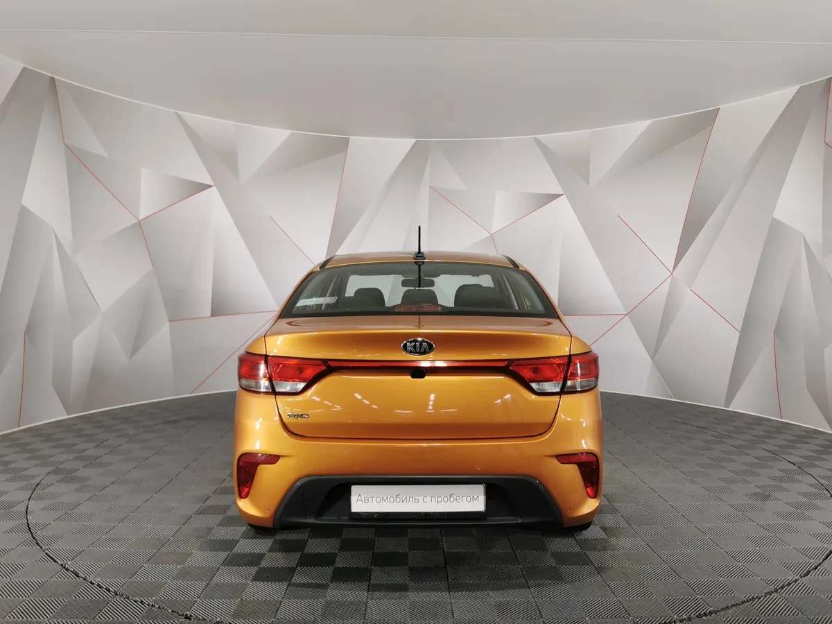Kia Rio 1.6 AT (123 л.с.) Оранжевый в АВИЛОН. Слайд №8