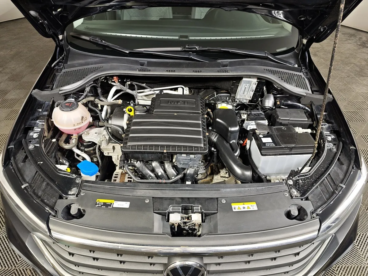 Volkswagen Polo 1.6 MPI AT (110 л.с.) Highline Черный в АВИЛОН. Слайд №11