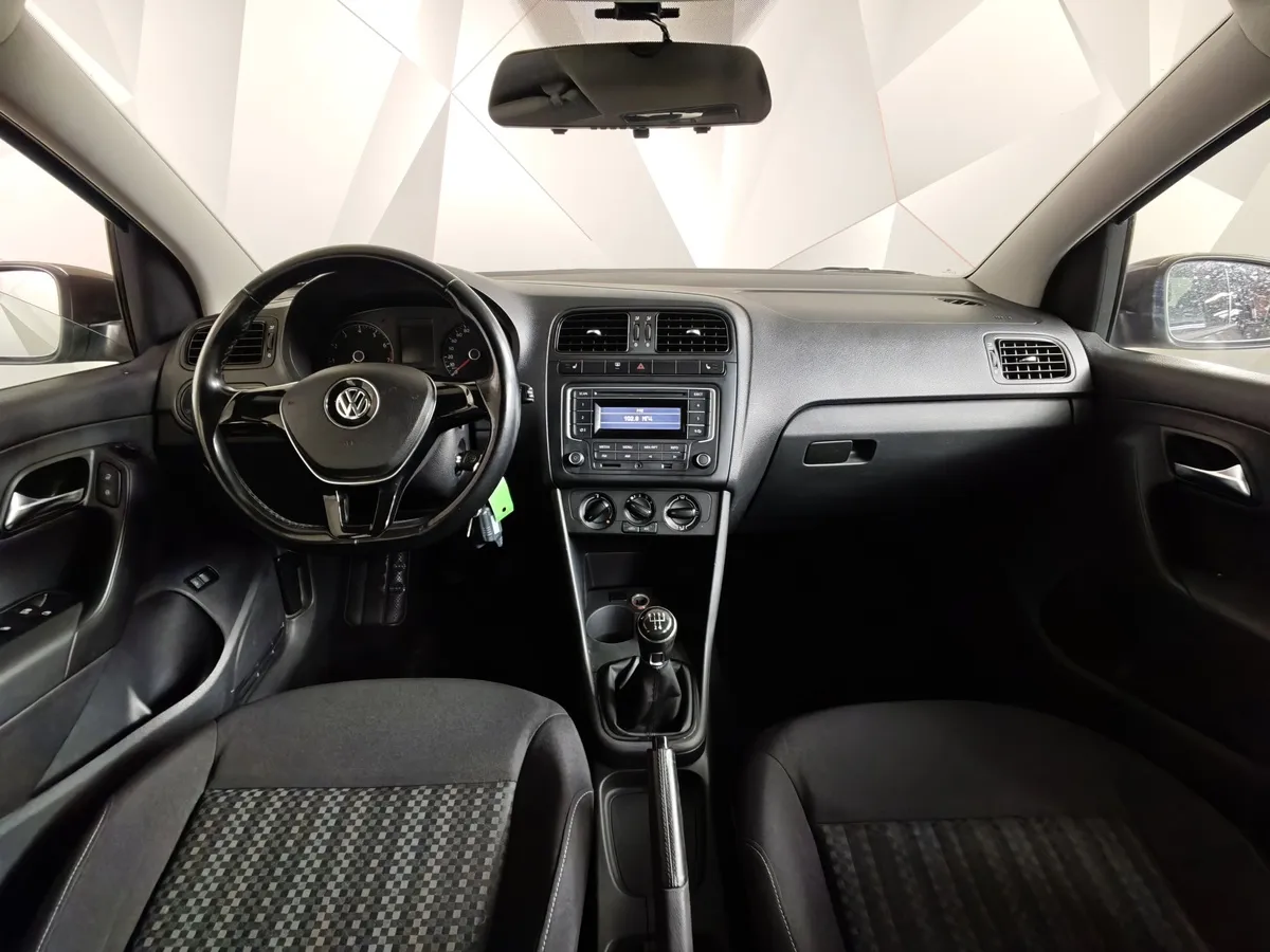 Volkswagen Polo 1.6 MT (105 л.с.) Comfortline Коричневый в АВИЛОН. Слайд №14