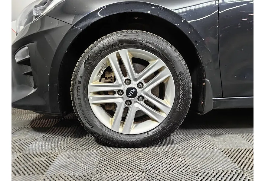 Kia Ceed 1.6 AT (129 л.с.) Classic Черный в АВИЛОН. Слайд №9