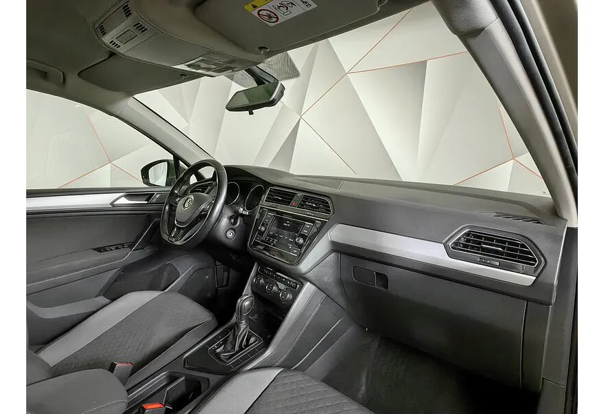 Volkswagen Tiguan 1.4 TSI BlueMotion DSG (150 л.с.) Comfortline Бежевый в АВИЛОН. Слайд №13