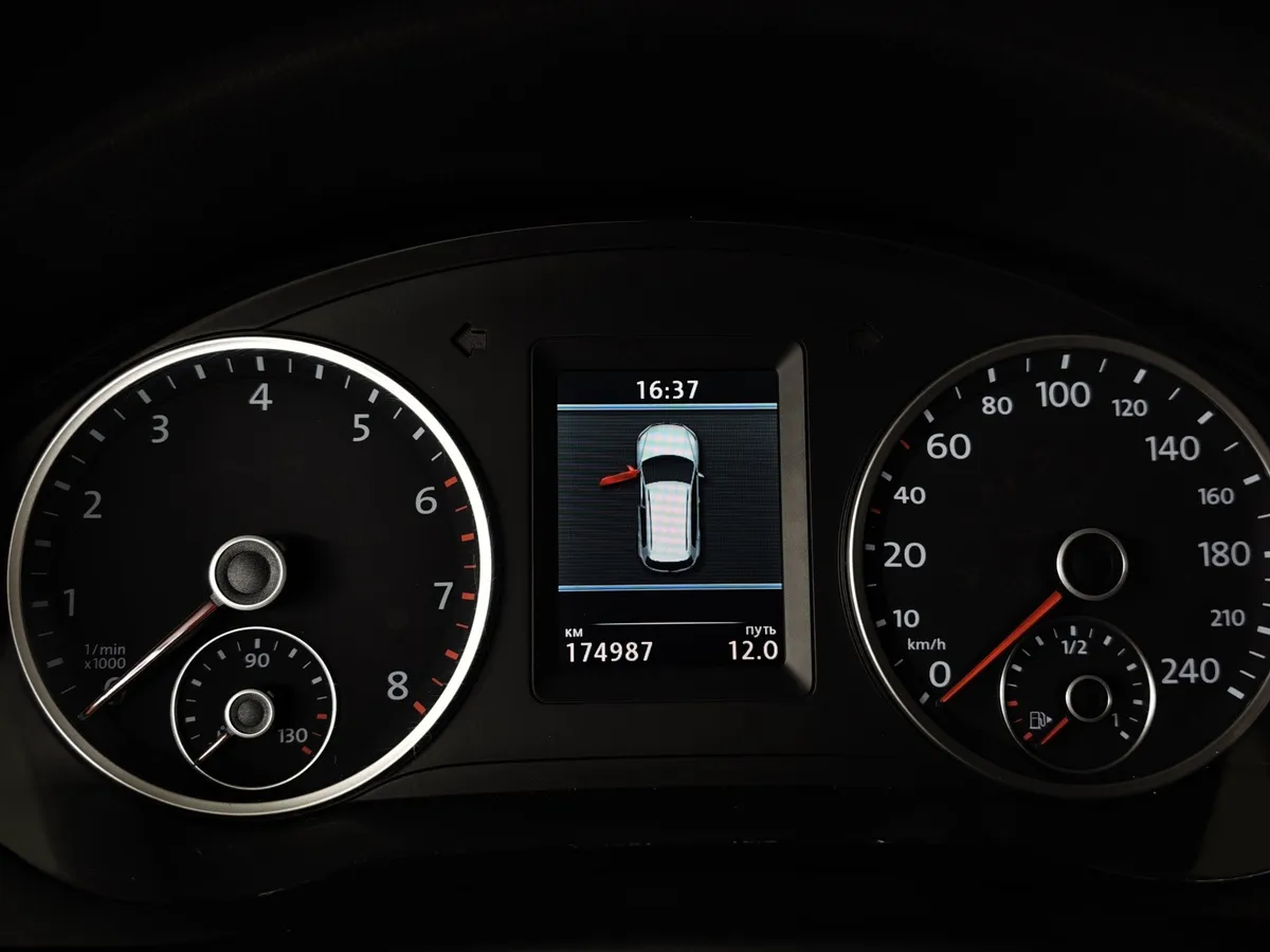 Volkswagen Tiguan 2.0 TSI 4Motion AT (170 л.с.) Track & Field Белый в АВИЛОН. Слайд №17