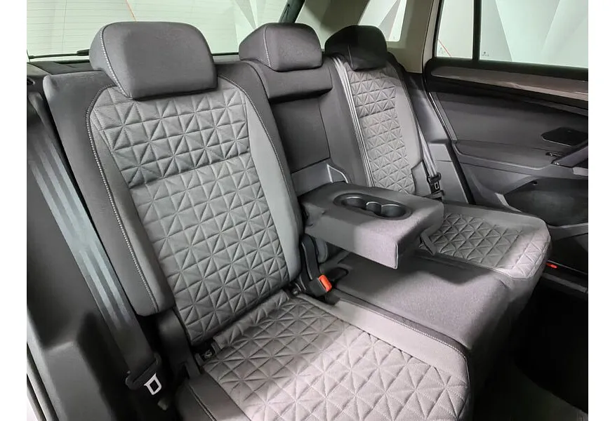 Volkswagen Tiguan 2.0 TSI 4Motion AT (180 л.с.) Status Белый в АВИЛОН. Слайд №17