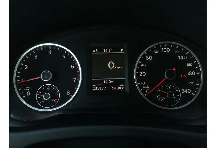 Volkswagen Tiguan 2.0 TSI 4Motion AT (170 л.с.) Sochi Edition Черный в АВИЛОН. Слайд №16