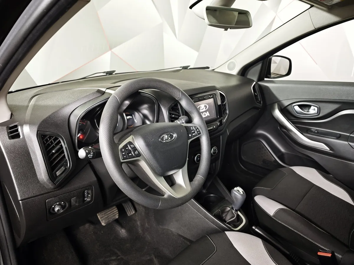 ВАЗ (Lada) XRAY 1.8 AMT (122 л.с.) Черный в АВИЛОН. Слайд №19