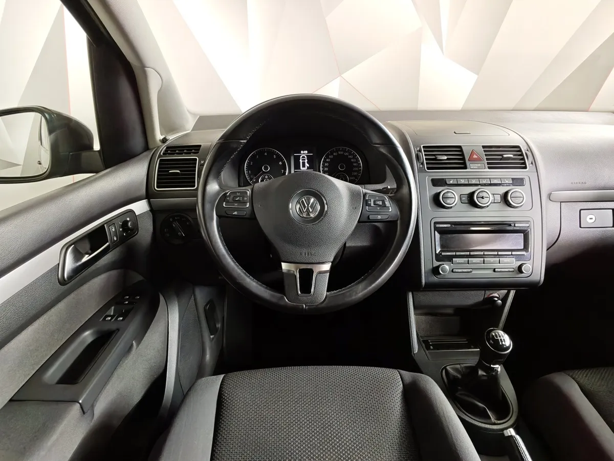 Volkswagen Touran 1.4 TSI MT (140 л.с.) Highline Коричневый в АВИЛОН. Слайд №19