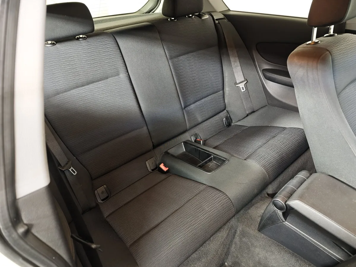 BMW 1 серия 116i AT (115 л.с.) Белый в АВИЛОН. Слайд №14