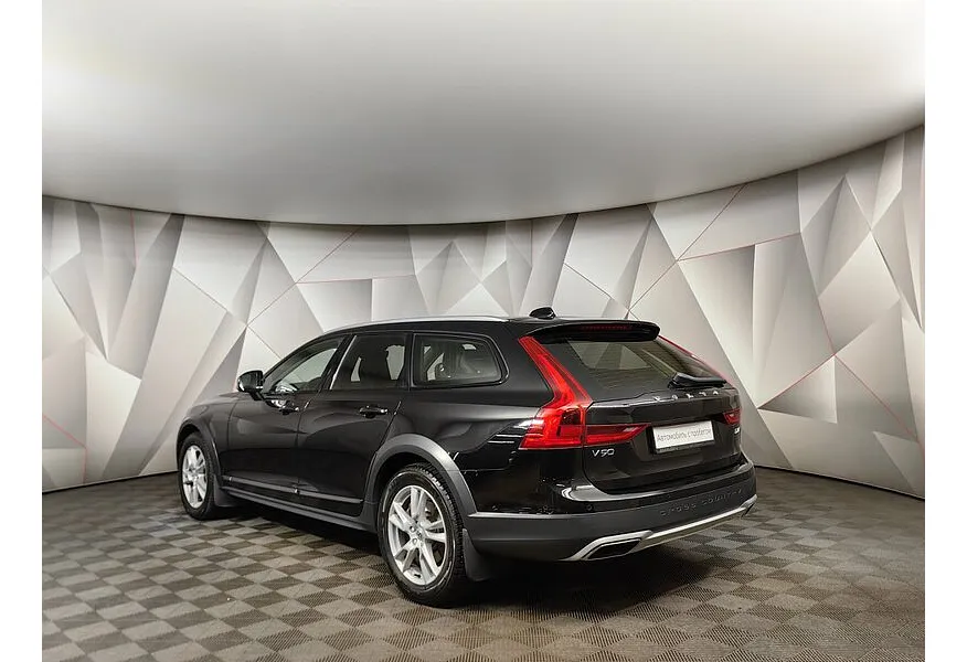 Volvo V90 Cross Country 2.0 D4 AT AWD (190 л.с.) Pro Черный в АВИЛОН. Слайд №4