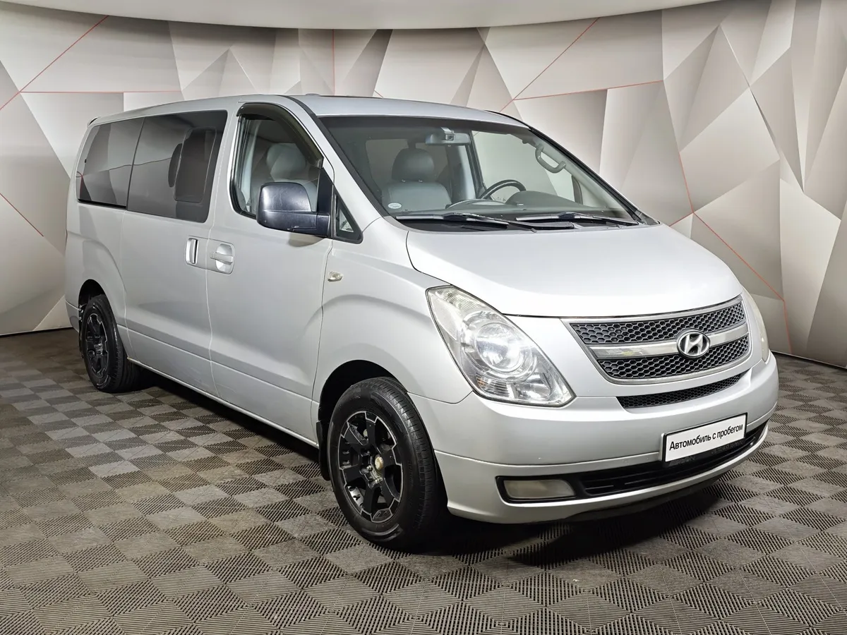 Hyundai Grand Starex 2.5 AT (145 л.с.) Серый в АВИЛОН. Слайд №3