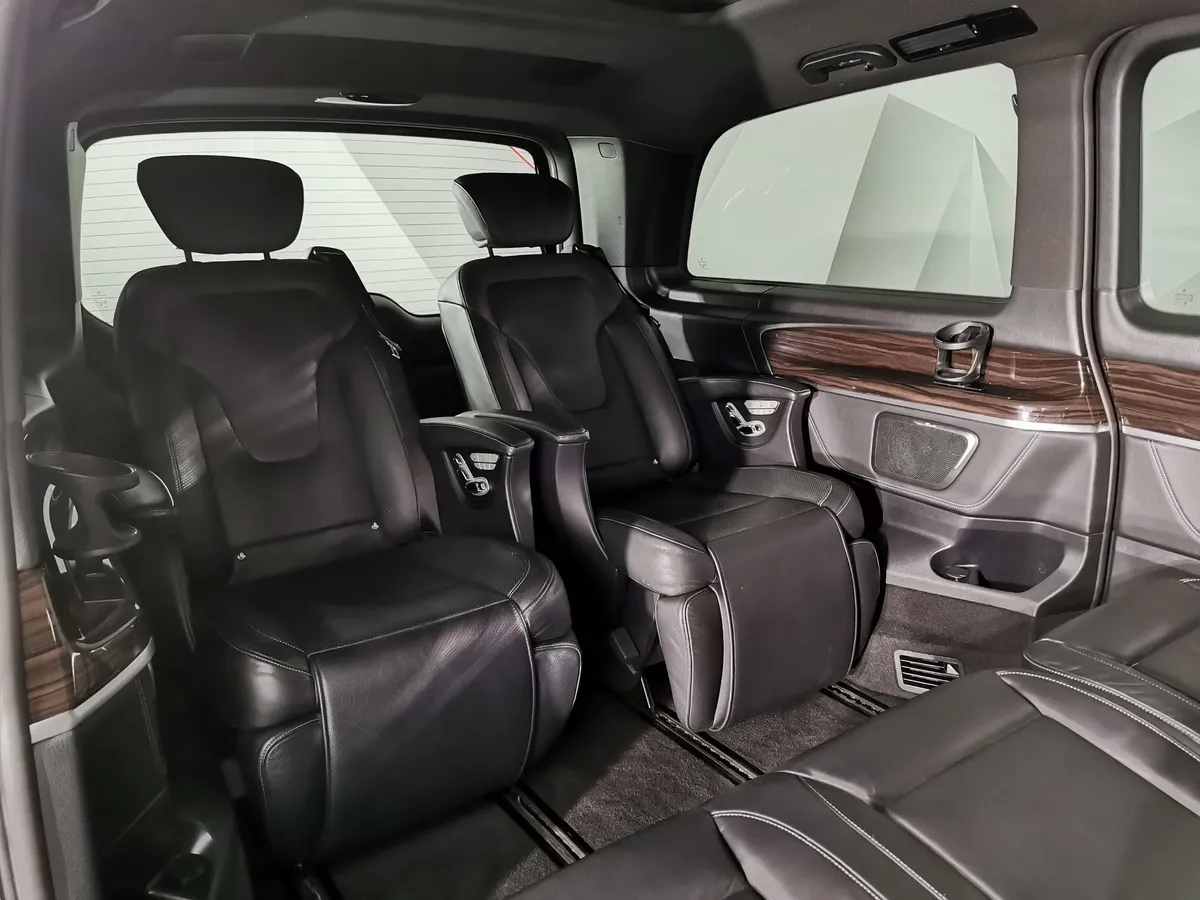 Mercedes-Benz V-Класс V 250 BlueTEC 7G-Tronic Plus 4x4 (190 л.с.) AMG Line Синий в АВИЛОН. Слайд №16