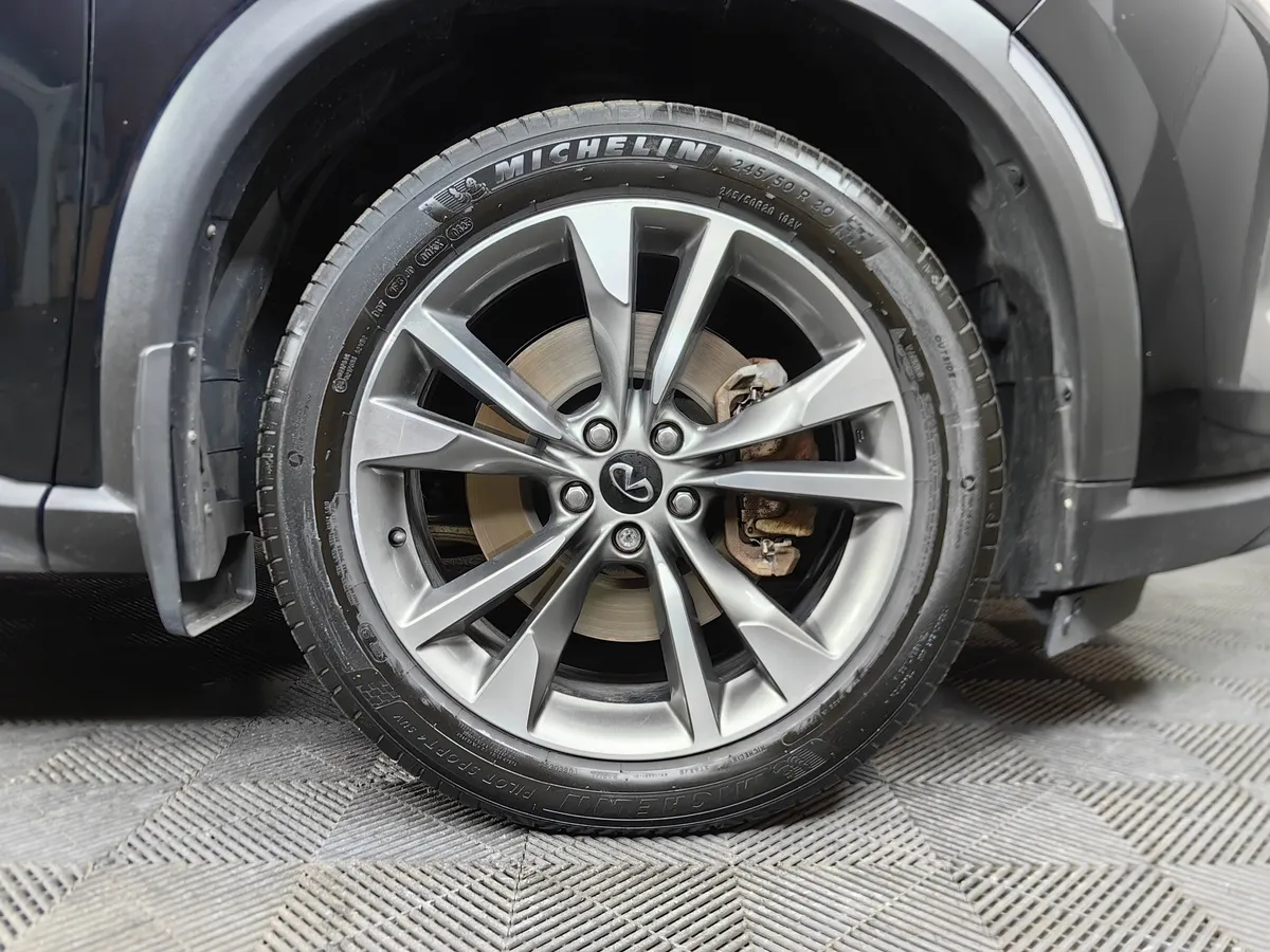 Infiniti QX60 3.5 CVT 4WD (283 л.с.) Premium Черный в АВИЛОН. Слайд №9