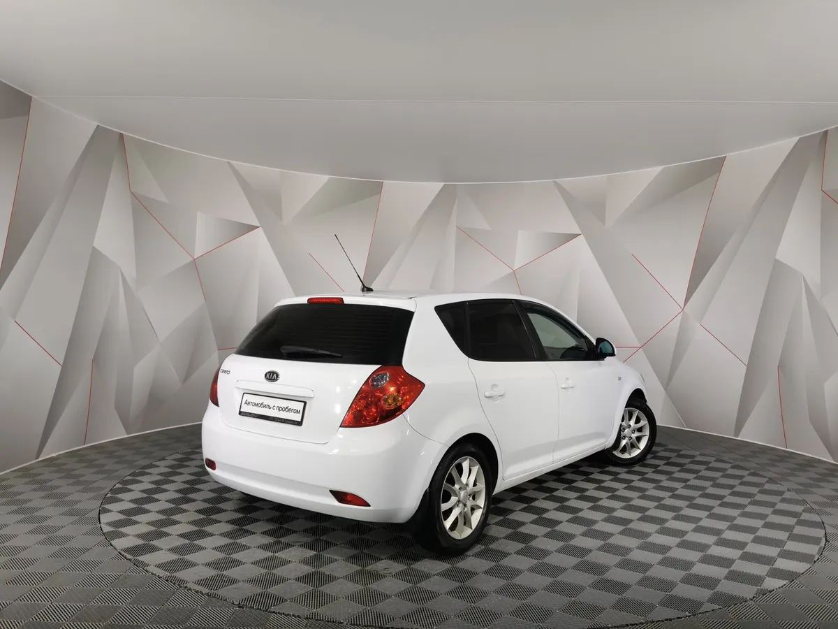 Kia Ceed 1.6 AT (122 л.с.) Белый в АВИЛОН. Слайд №2