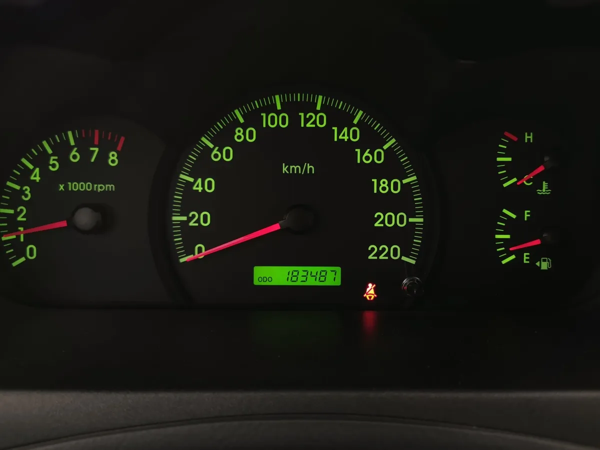 Kia Cerato 1.6 MT (105 л.с.) Серебристый в АВИЛОН. Слайд №16