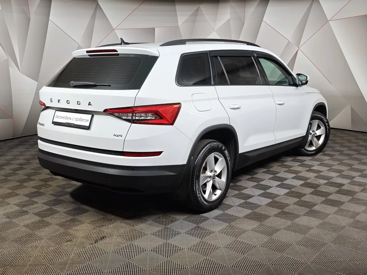 Skoda Kodiaq 1.4 TSI DSG 4X4 (150 л.с.) Белый в АВИЛОН. Слайд №2