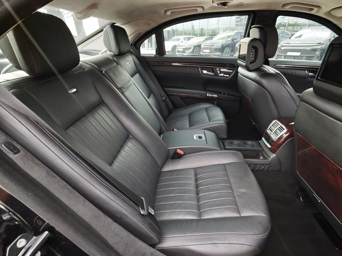 Mercedes-Benz S-Класс S 600 5G-Tronic длинная база (517 л.с.) Черный в АВИЛОН. Слайд №12
