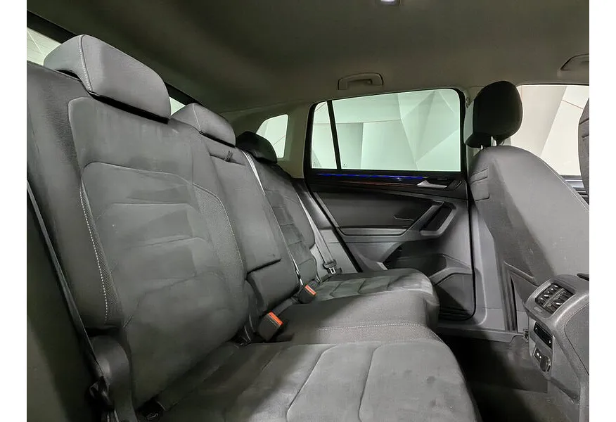 Volkswagen Tiguan 1.4 TSI 4Motion AT (150 л.с.) Exclusive Черный в АВИЛОН. Слайд №16