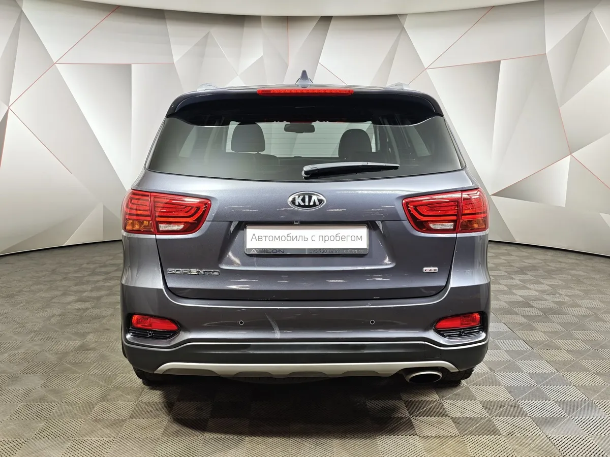 Kia Sorento 2.4 GDI AT AWD (188 л.с.) Luxe Серый в АВИЛОН. Слайд №8