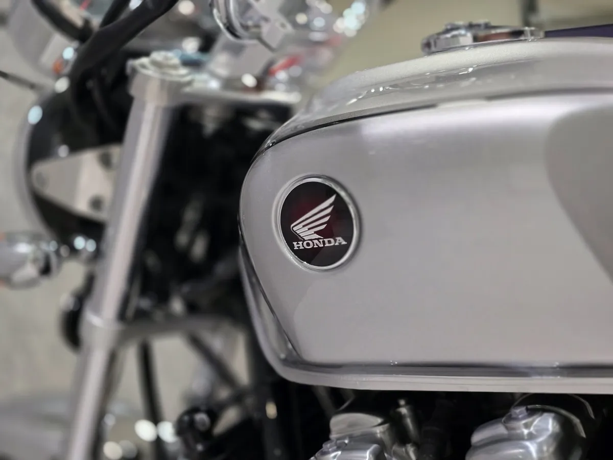Honda CB1000 Hornet 998 см³ (158 л.с.) (158) 998 Серый в АВИЛОН. Слайд №11