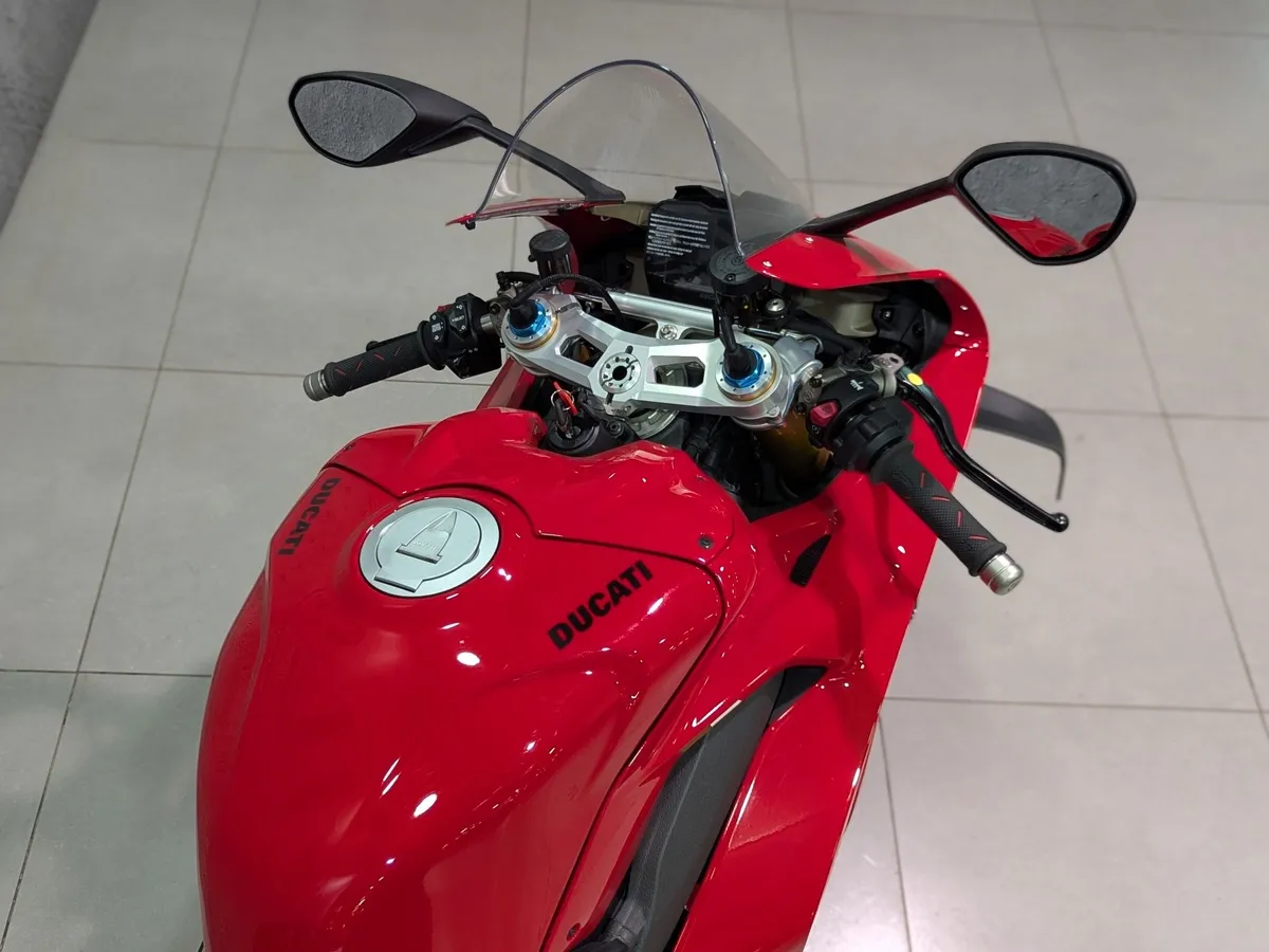 Ducati Panigale V4 1100 см³ (214 л.с.) 1103 Красный в АВИЛОН. Слайд №3