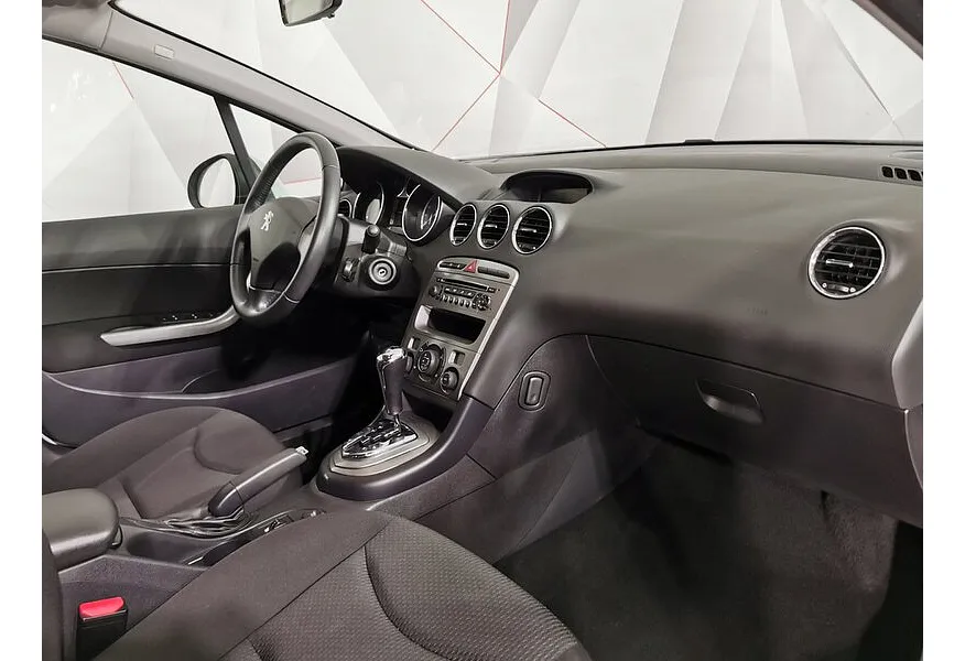 Peugeot 408 1.6 VTi AT (120 л.с.) Белый в АВИЛОН. Слайд №13 Peugeot 408 1.6 VTi AT (120 л.с.) Белый в АВИЛОН. Слайд №13