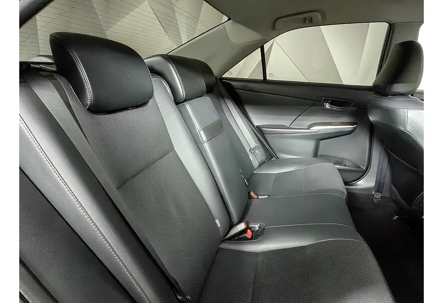 Toyota Camry 2.5 AT (181 л.с.) Коричневый в АВИЛОН. Слайд №16