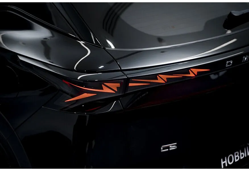 Omoda C5 1.5T DCT AWD (147 л.с.) Стиль Черный в АВИЛОН. Слайд №9