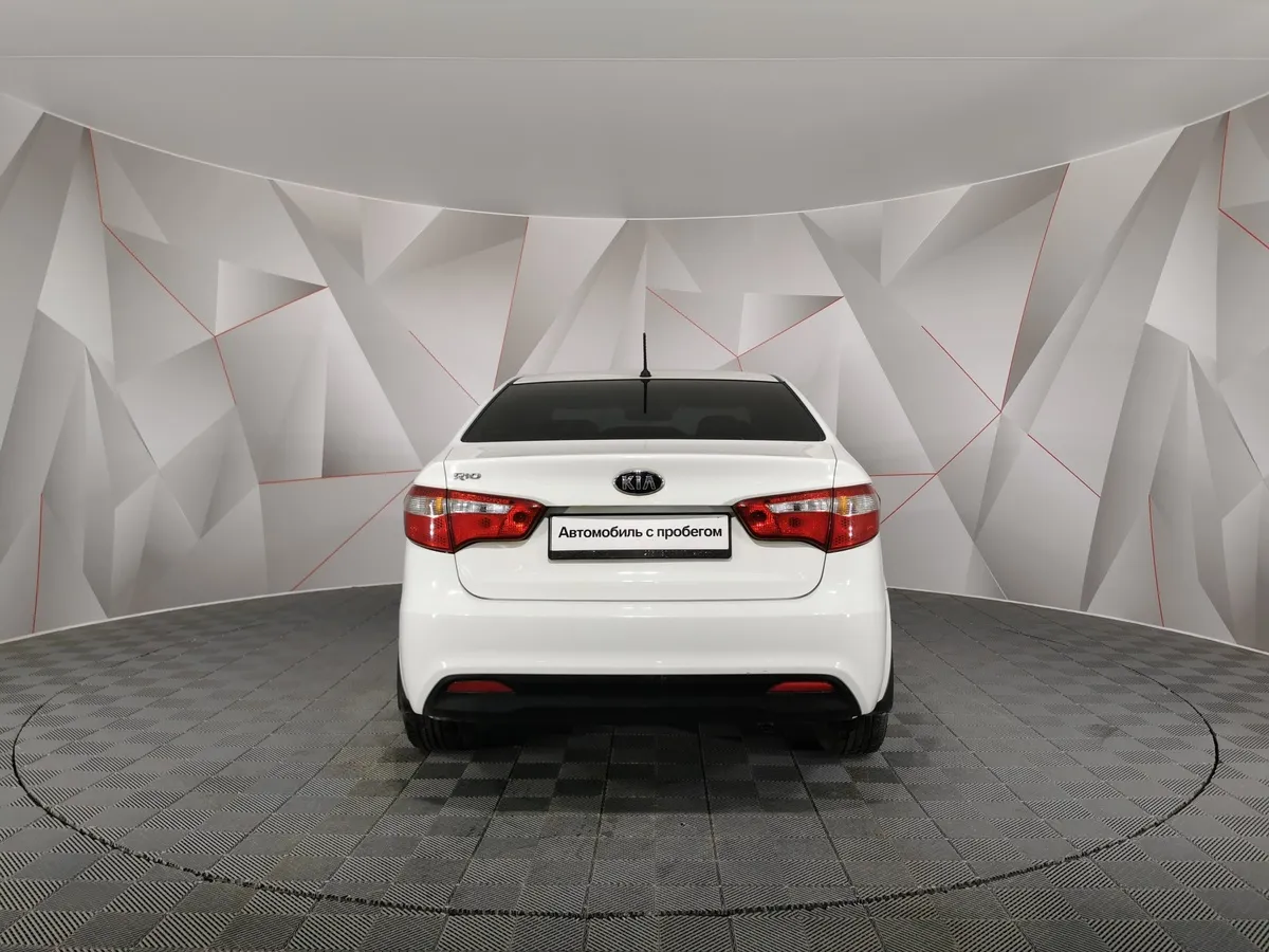 Kia Rio 1.6 AT (123 л.с.) Белый в АВИЛОН. Слайд №8