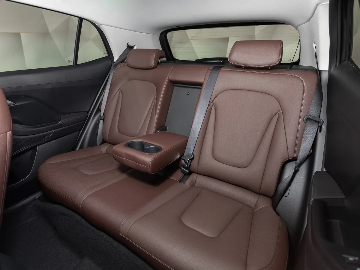 Solaris HC 2.0 AT 4WD (150 л.с.) Lifestyle + Winter Бежевый в АВИЛОН. Слайд №8