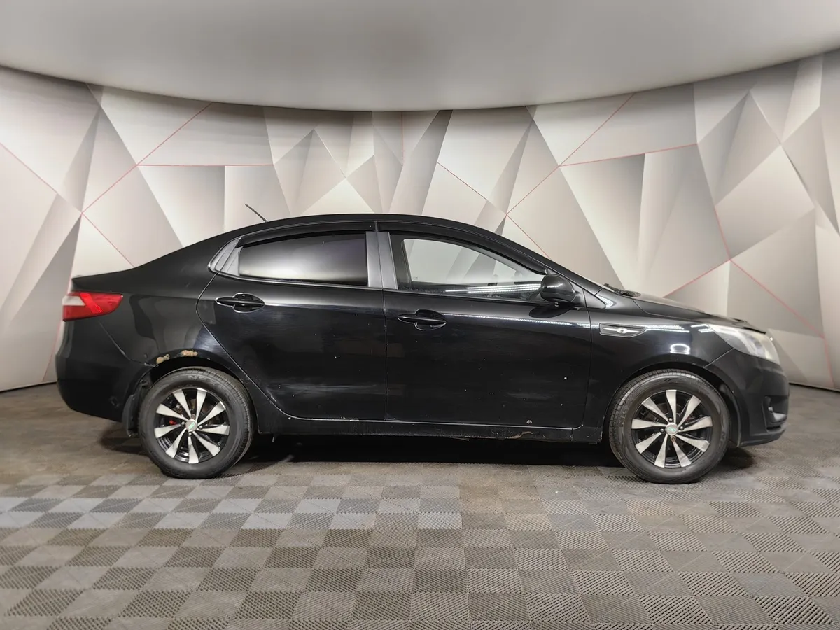 Kia Rio 1.4 MT (107 л.с.) Comfort Черный в АВИЛОН. Слайд №6