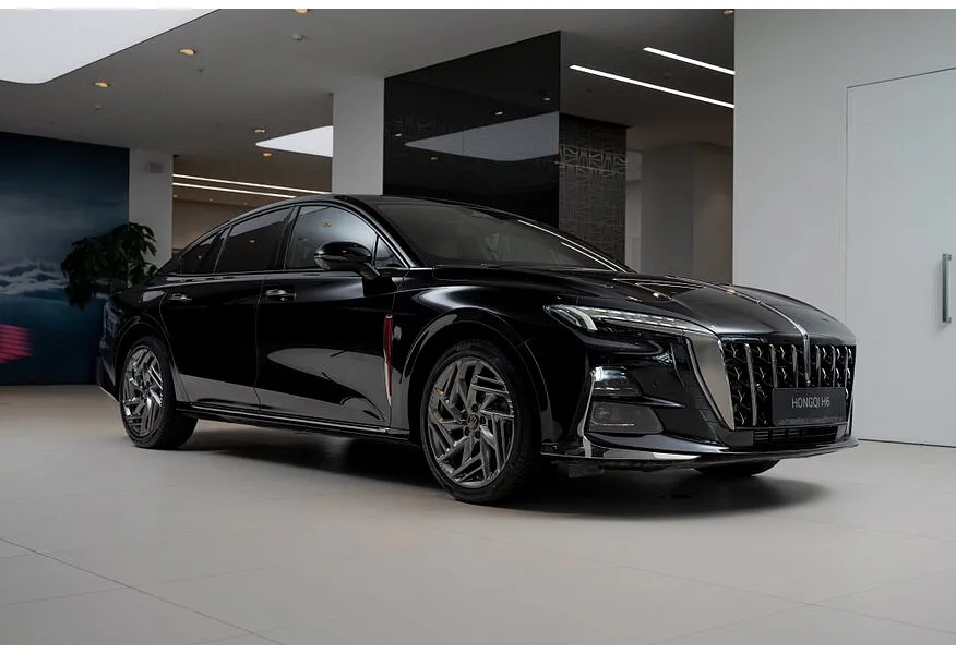 Hongqi H6 2.0T 8AT 2WD (245 л.с.) Deluxe Черный в АВИЛОН. Слайд №1