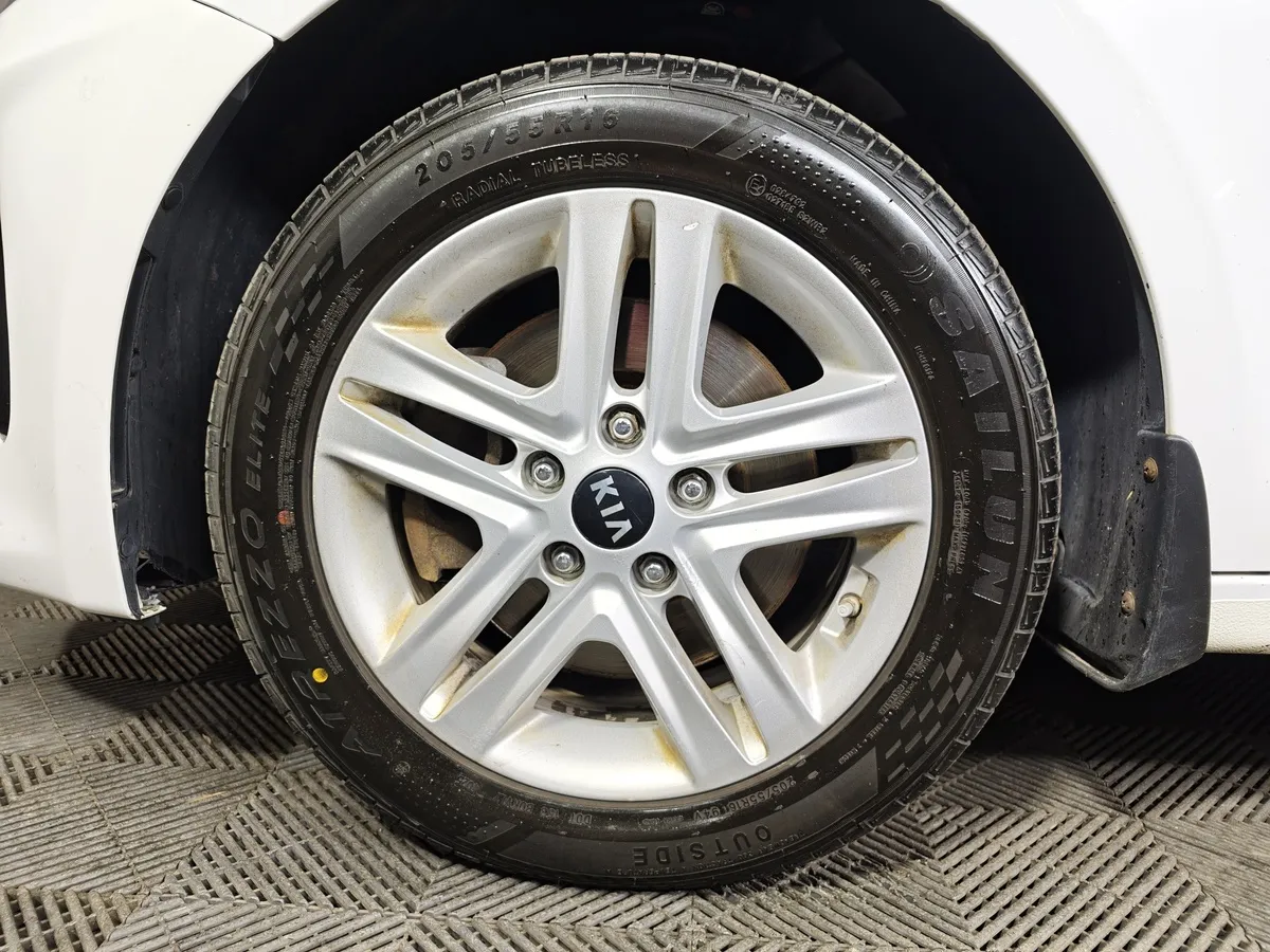 Kia Ceed 1.6 AT (129 л.с.) Classic Белый в АВИЛОН. Слайд №9